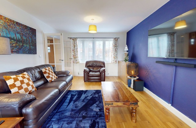 5-Bedroom Home - Sleeps 16 - Ideal for Groups