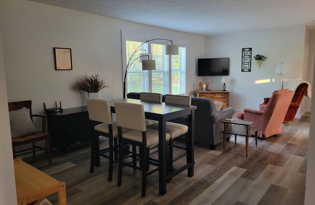 5-bedroom house with fitness room in Kalkaska. Perfect locationfor every season