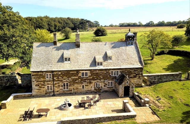 5 bedroom Manor with idyllic countryside views