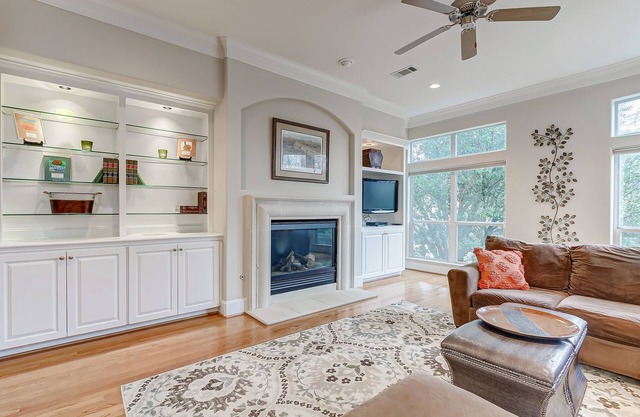 5 beds-3802sf 4BR/3.5BA/2 car garage-Memorial Park