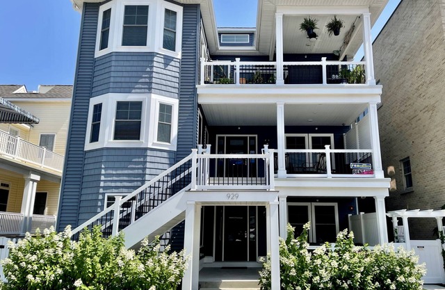 5 BR 3.5 BA New Construction Near Beach, Boardwalk, and Downtown