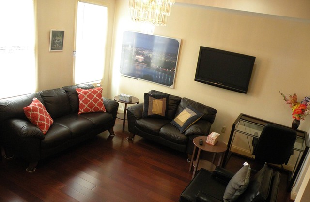5 BR 4 BA- New House 3 Blocks to Capitol -Free Parking Permit