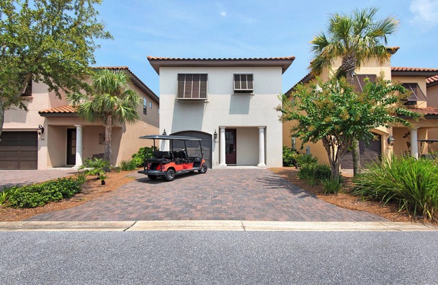 5 BR Home in the Sandestin Resort! Near Beach & Baytowne Wharf, WiFi, Golf Cart!