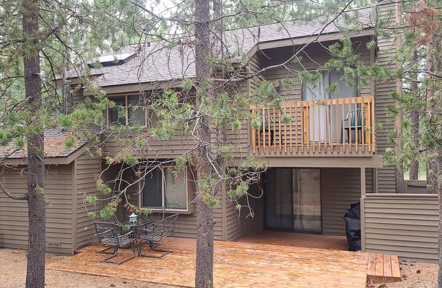 5 East Butte-Sunriver, Oregon: BBQ, WiFi, SHARC Aquatics, Tubing Hill, Mt. Bachelor, Golf, Deschutes River, Tennis, Bike Paths