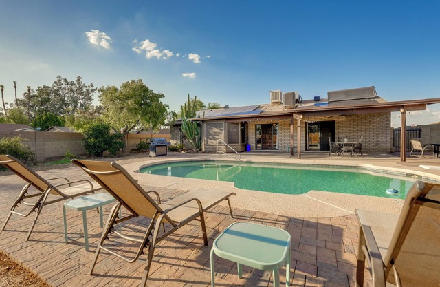 5 Mi to Mill Ave: Tempe Home w/Pool & Fire Pit