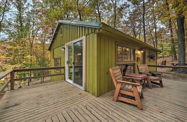 5 Mi to Raystown Lake Launch: ‘Lucas McCain Cabin’