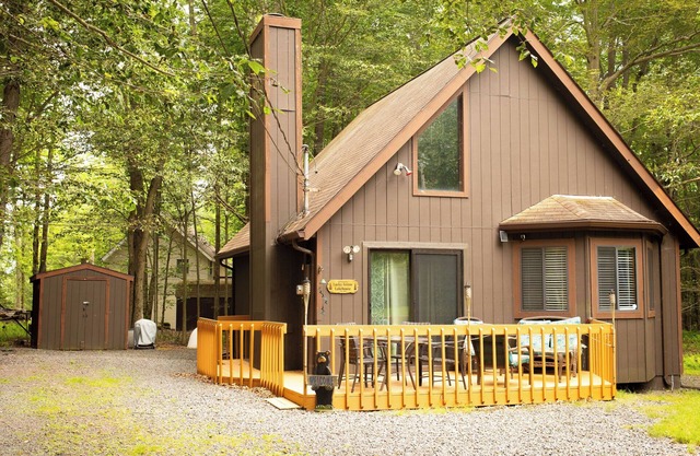 5 Min Walk to Lake - Lucky Arrow Lakehouse - Dog-Friendly