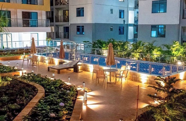 5 mins to everywhere the location is fantastic with alovely host.