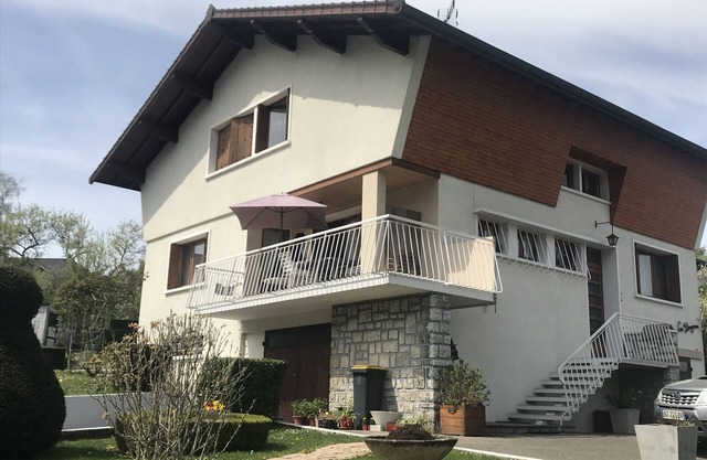 5 minutes from Annecy? Apartment on 2nd floor of a house with large garden