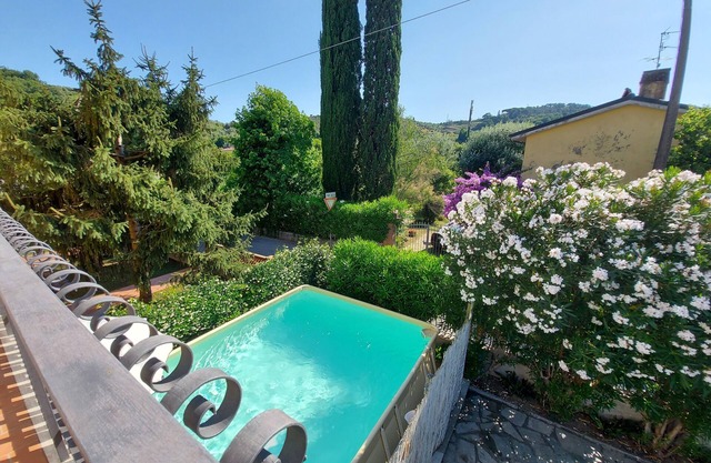 5 minutes from the sea. close to Lucca, Florence and Pisa.