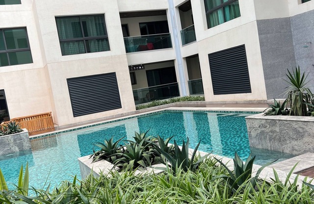 5 minutes from the beach! 200m/2 luxury apartment with swimming pool
