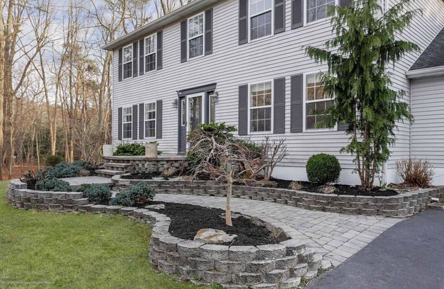5 Minutes from Six Flags 1 Hr from Philly and NYC, 25 minutes from the beach!