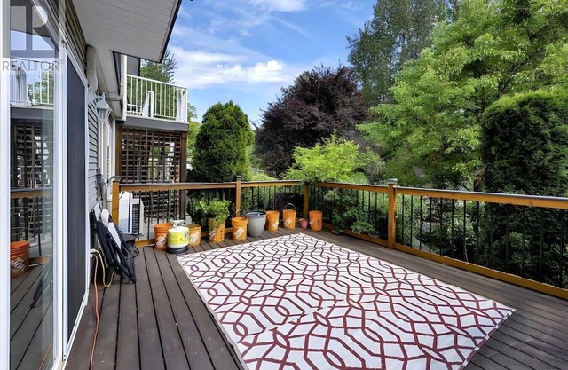 5 minutes to Lake Cowichan! Family-sized guestsuite with AC & deck
