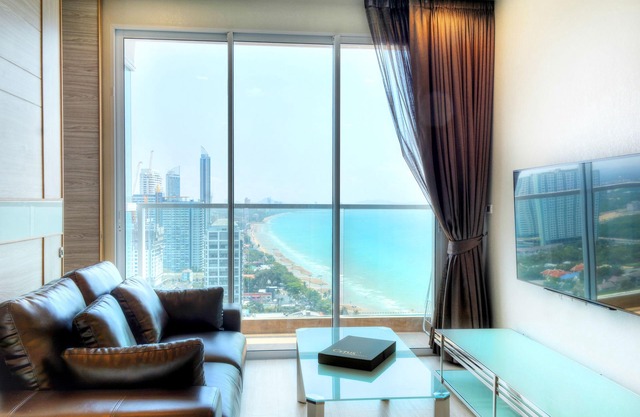 5* new lux one-bedroom on the 27 floor panoramic seaviews 20m to sea
