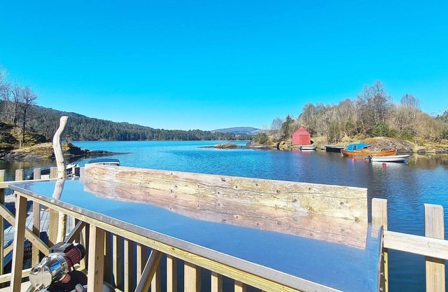 5 person holiday home in LONEVÅG