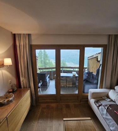 5 personnes, 2Pieces exceptionnel havre de détente et de confort, immense terrasse, vue incroyable, Tout pédestre, à 10m du funiculaire, parking