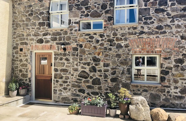 5 Star Coachmans cottage. Built in the mid 18th Century.