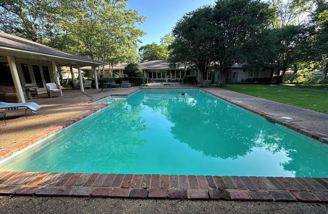 5 Star Living in the BirthPlace of the Blues! Luxury 6 BR, 2 BA w/Pool & Sauna.