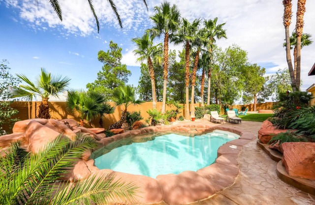 5 STAR ⭐️⭐️⭐️⭐️⭐️ STUNNING PRIVATE LV ESTATE!
