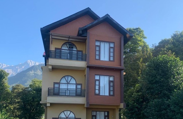 5 suites villa for upto 18 pax