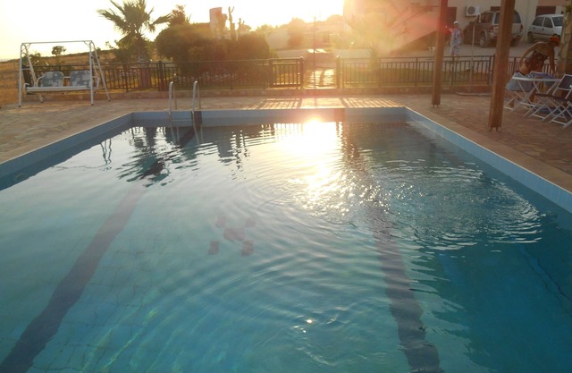 5' to the Libyan Sea, 5' to the pool & gardens, and 0' to the panorama view!