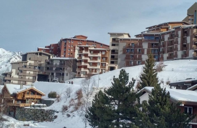 50m from chairlift, apartment with balcony, wifi, mountain views