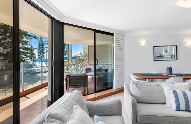 50m to Manly beach - 3 bedrooms + pets welcome
