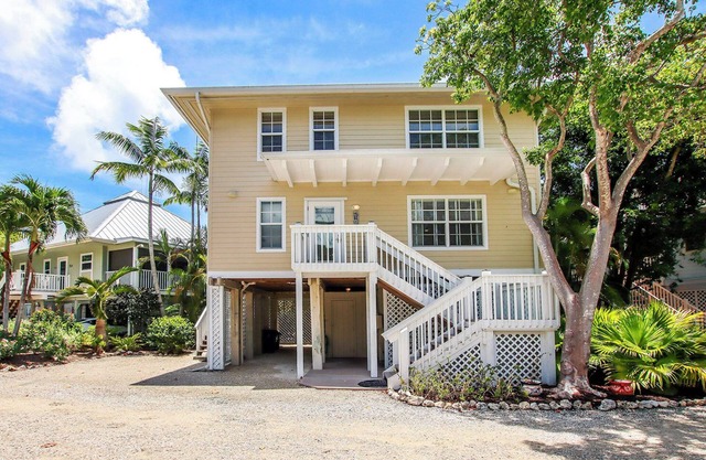 51 Sunset Captiva 2 Bedroom/2.5 Bath House