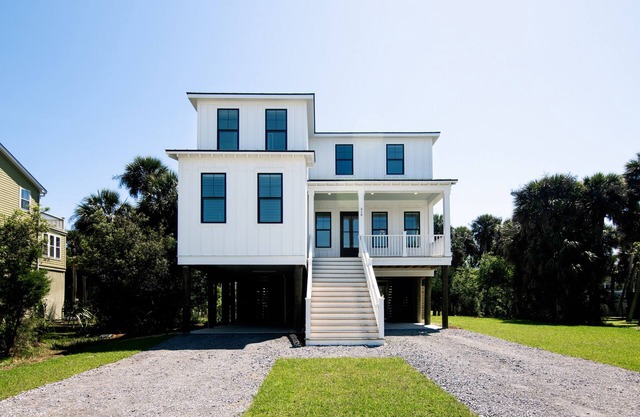 516 Pompano - Luxurious New Contruction w/Screened Porch & Easy Beach Access