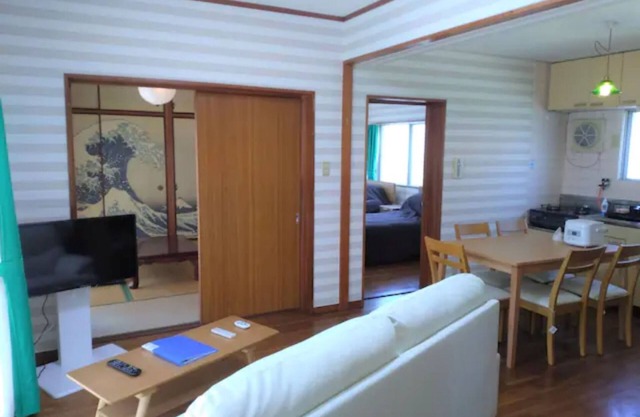 52 JapaneseWesternstyle room LDK Cleaning 1 - New 52m2 JapaneseWestern style room LDK 3 nights discount Free cleaning fee 1 parking lot 4 minutes walk from Ota station Capacity 5 people A102/Takamatsu Kagawa