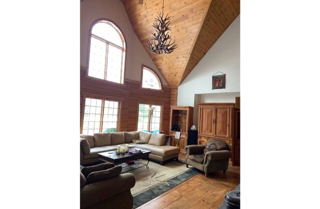 5500 Sq ft Executive Chalet on Drag Lake, Haliburton