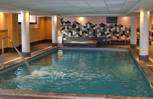59 m² apartment in a 4-star residence with swimming pool and sauna