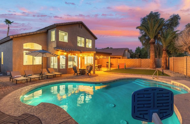 5BD Gilbert Stay —1 mile to Downtown Pool Summer Home. Family Friendly!