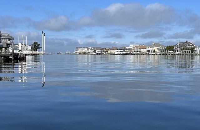 5BR/3BTH waterfront family beach house with hot tub, kayaks, bikes and game room