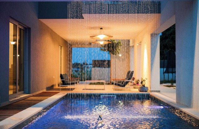 5BR/5BA Sanctuary for 10 with Heated Pool, Waterfall, and jaccuzzi