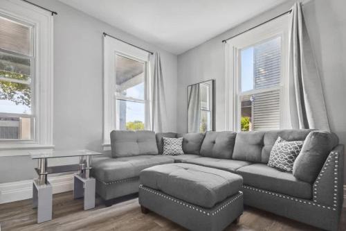 5BR Home-Walk to Niagara Falls & Aquarium