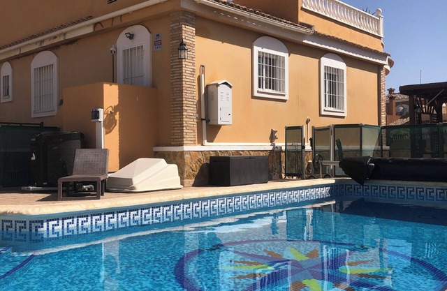 6/8 person chalet with private pool, heated on request