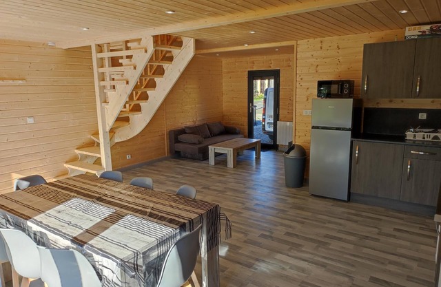 6/8 person country cottage