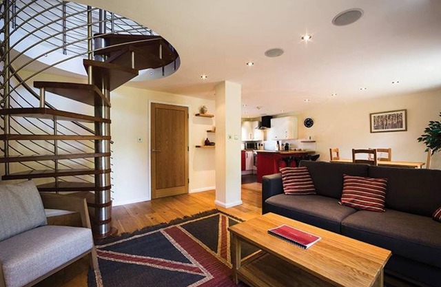 6 Ashbrook Mews 6 As