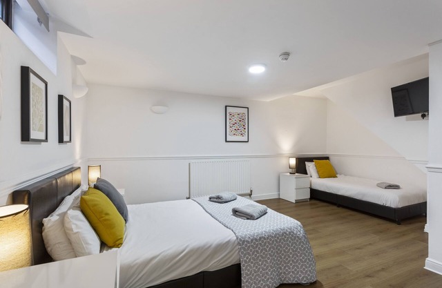 6 Bed Basement Room with Free Parking and Wi-Fi