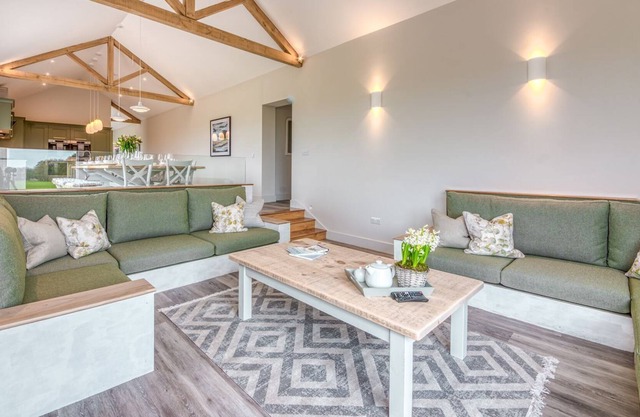 6 bedroom accommodation in East Ilsley, near Newbury