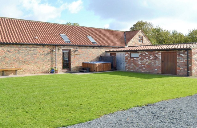 6 bedroom accommodation in Hornsea