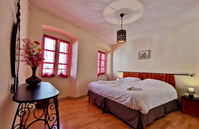 6 Bedroom Private vacation home in Brioude