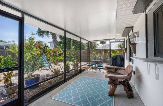 6 Min Walk to Beach! Beach Daze- Accessible Beach-Side Home