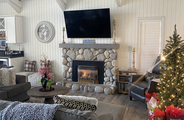 6 month rental - Dog Friendly Ski Retreat in Tahoe Keys 3 BR 2 BA w/fireplace