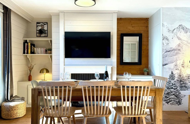 6-person apartment with view and pool at the foot of the slopes