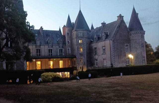 6-person apartment in Trédion castle