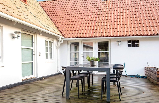 6 person holiday home in Allingåbro-By Traum
