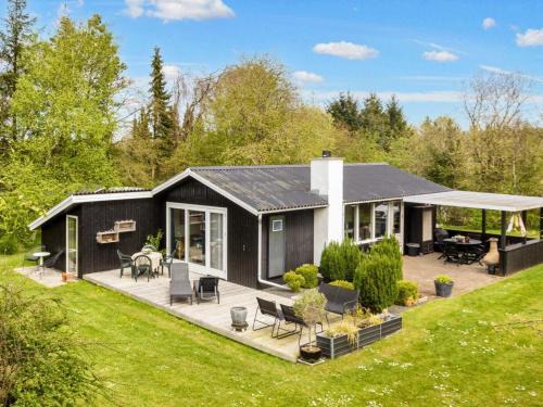 6 person holiday home in Farsø-By Traum