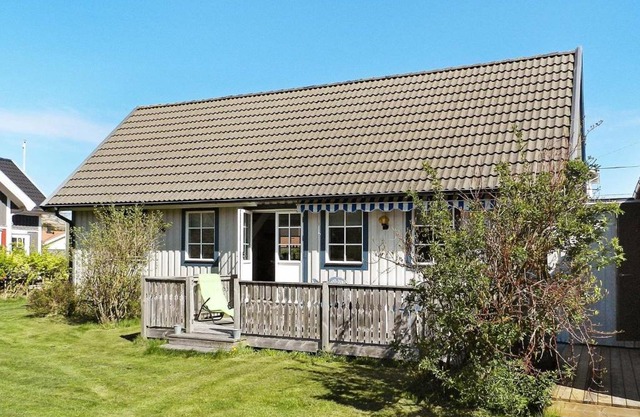 6 person holiday home in LYSEKIL